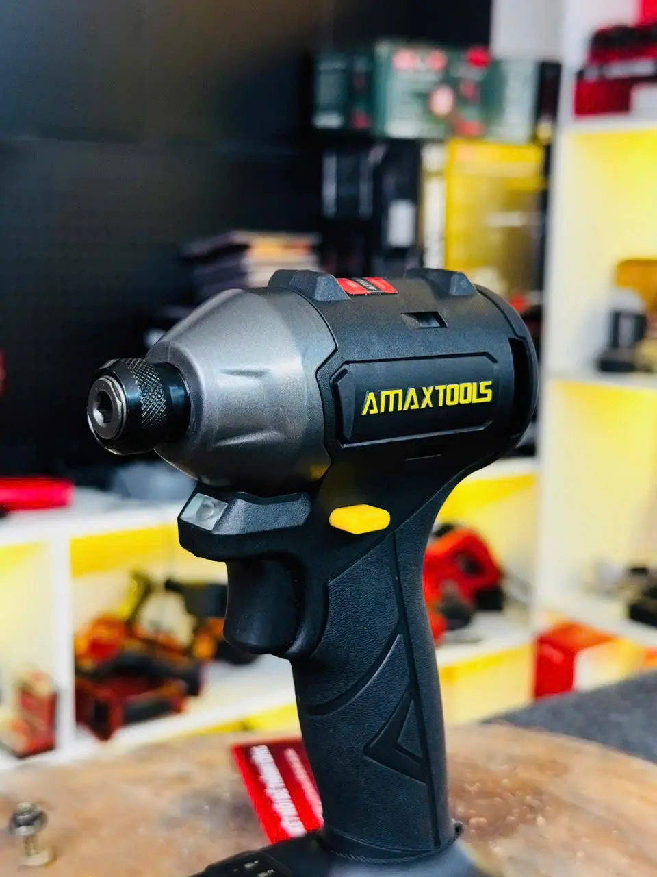 may-chuyen-vit-amaxtools-av23014sm-3-1.webp
